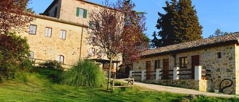 Fachada de la propiedad