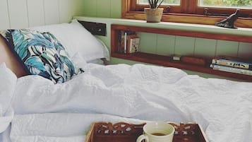 Deluxe Cabin, Lake View | 1 bedroom
