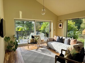 Smart TV, fireplace, table tennis, books