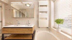 Huvila (Villa Comfort Wellness Plus 6) | Kylpyhuone