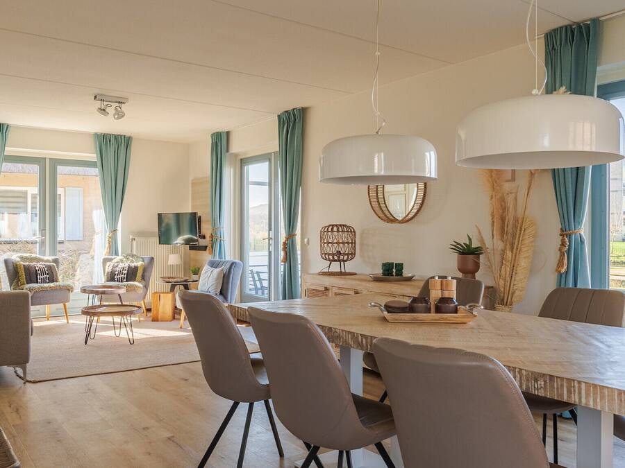 Villa (Villa Comfort) | Sala de estar | Una televisión