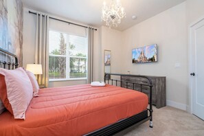 4 habitaciones, tabla de planchar con plancha y cuna de viaje 