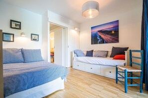 3 bedrooms, iron/ironing board, free WiFi, bed sheets