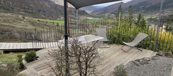 Apartment in Provence, quiet with mountain view