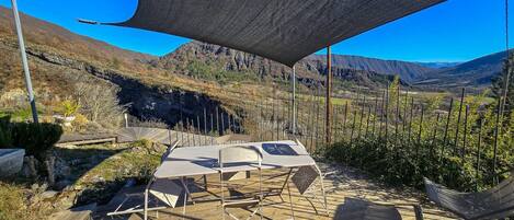 تناول الطعام بالخارج