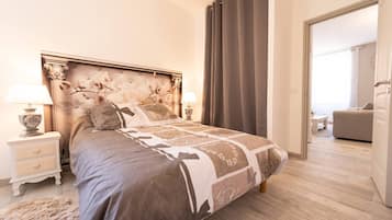 Een strijkplank/strijkijzer, reisbedje, gratis wifi, beddengoed