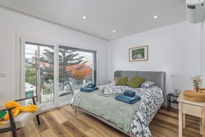 3 عدّة غرف نوم ومكتب ومكواة/لوح كي وسرير سفر