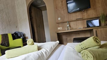 Standard Double or Twin Room | In-room safe, desk, laptop workspace, blackout drapes