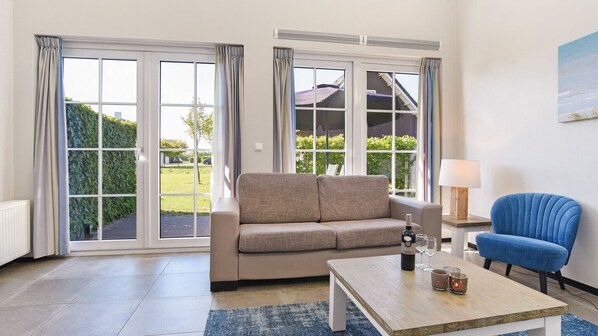 House (4L-Waterlandkerkje Luxe) | Living room