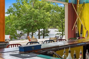 Bar (in der Unterkunft)