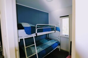 3 bedrooms, WiFi, bed sheets