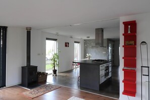 Micro-ondes, four, plaque de cuisson, lave-vaisselle