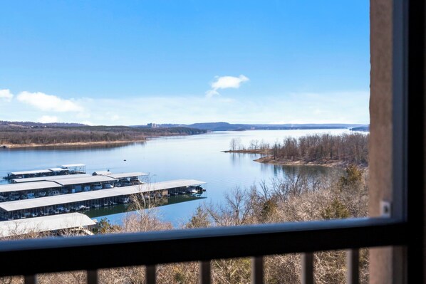 Interior - Tranquil Marina Retreat: Condo with Boat Rentals (Branson)