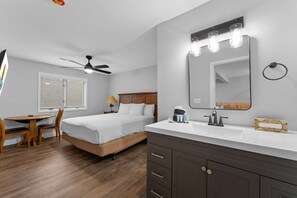 2 bedrooms, free WiFi, bed sheets - Lakeview Paradise: Marina and Boat Rentals (Branson)