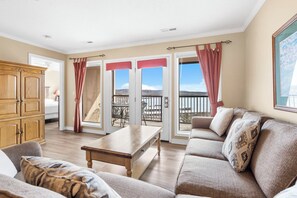 Smart TV - Tranquil Lakeview: Condo with Boat Rentals (Branson)