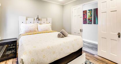 3 Mi to Dtwn: Historic Gem w/ City Views in Dallas