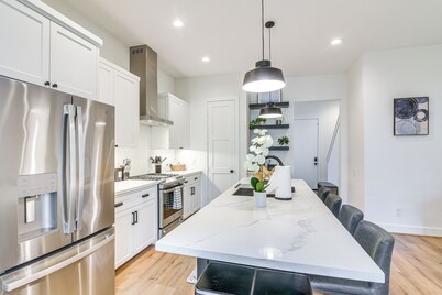 Newly Built Townhome 5 Mi to Nrg!