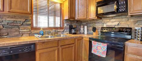 House (2 Bedrooms) | Interior