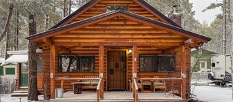 Ski, Hike & Relax: Forest-view Haven in Lakeside!