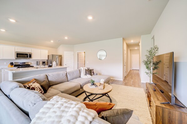 House (4 Bedrooms) | Interior