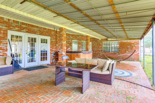 Home w/ Large Yard + Pond On-site: 15 Mi to Biloxi