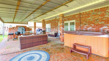 House (3 Bedrooms) | Front of property