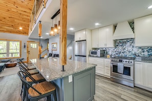 House (4 Bedrooms) | Interior