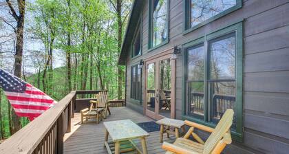 Ellijay Cabin 7 Mi to Dtwn: Hot Tub & Mtn Views