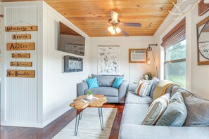 House (2 Bedrooms) | Interior - 8 Mi to Dtwn Wimberley: Cabin Retreat on 5 Acres! (San Marcos)