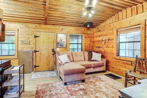 House (1 Bedroom) | Interior