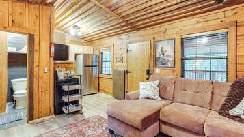 House (1 Bedroom) | Interior