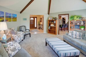 House (5 Bedrooms) | Interior