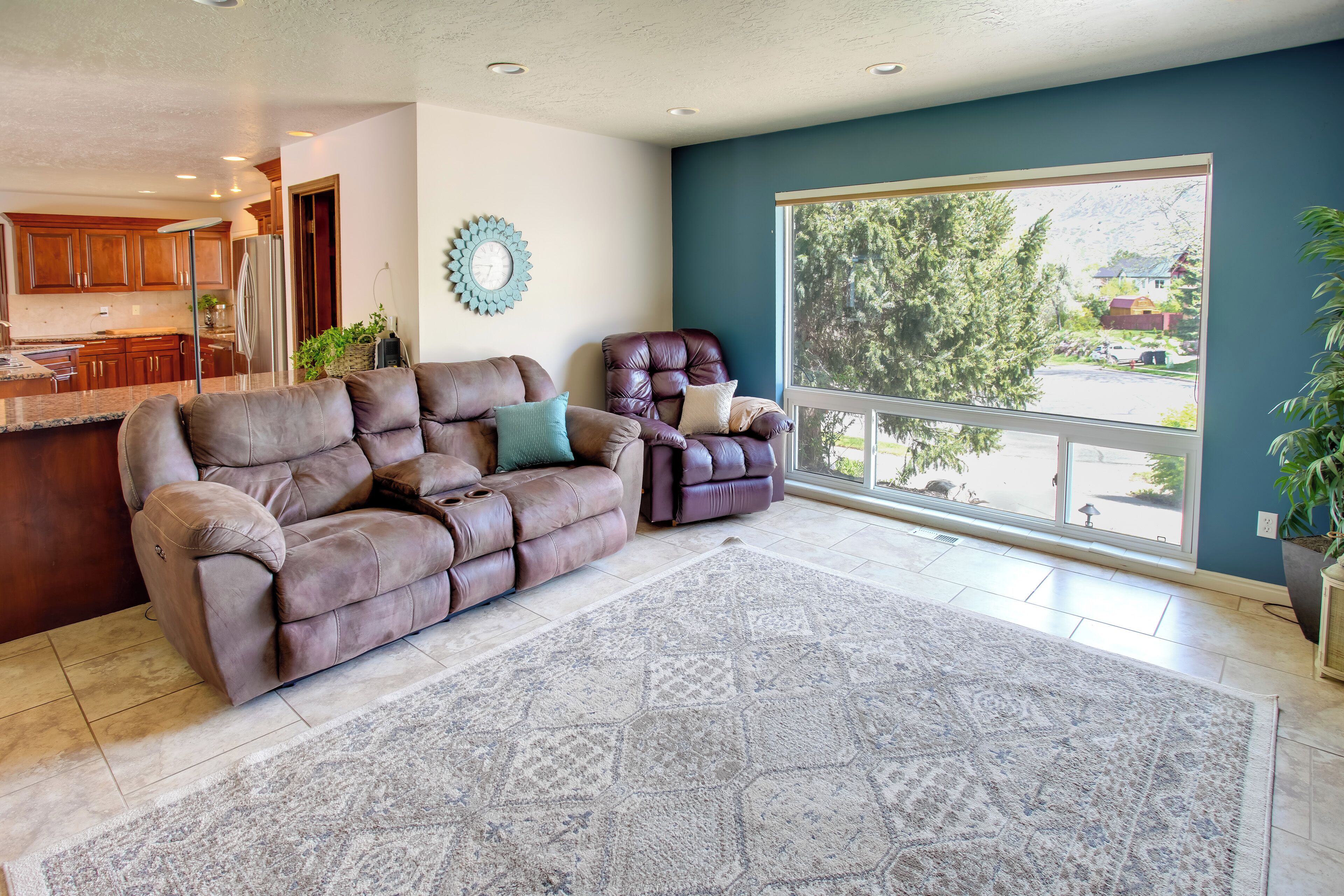 House (5 Bedrooms) | Interior