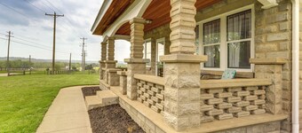 6 Mi to Rabbit Hash: Rural Home w/ 2 Porches