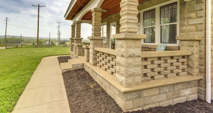 6 Mi to Rabbit Hash: Rural Home w/ 2 Porches