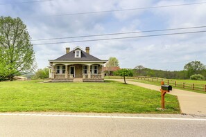 House (2 Bedrooms) | Interior - 6 Mi to Rabbit Hash: Rural Home w/ 2 Porches (Petersburg)