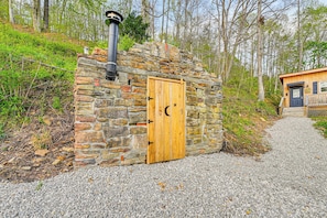 House (3 Bedrooms) | Interior - Secluded on 10 Acres: Livingston Getaway w/ Sauna! (Livingston)