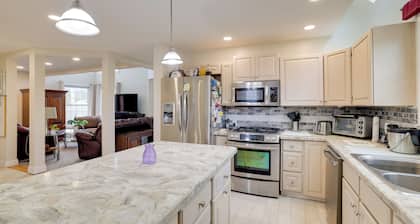 3 Mi to Beach: Golfer's Paradise in Lake View!