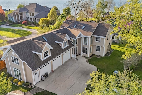 1/2 Mi to Beach: Nature Paradise in Lake View!
