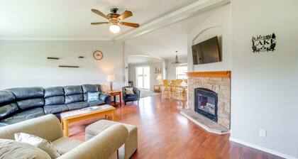 1 Mi to Lake: Getaway w/ Patio in Coulee City!