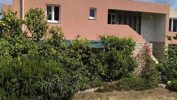 Apartment (Two-Bedroom Apartment With Terrace An) | Exterior