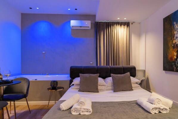 럭셔리 타운홈 | 1 개의 침실, 책상, 암막 커튼, 방음 설비