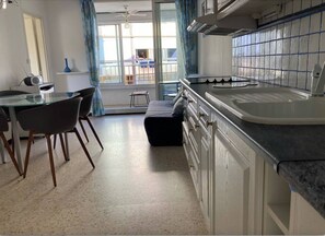 Fridge, microwave, oven, stovetop - Plage du Môle, center of Cap d'Agde, all shops, all activities (Agde)