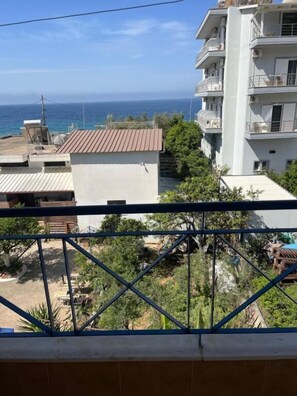 Triple Room, Sea View | Balcony - Hotel Portokali (Himare)