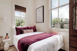 6 dormitoris, escriptori i planxa i posts de planxar 