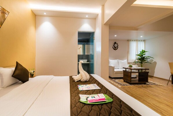 1 bedroom, desk, iron/ironing board, WiFi - Gagal Home - Borivali Suite (Mumbai)