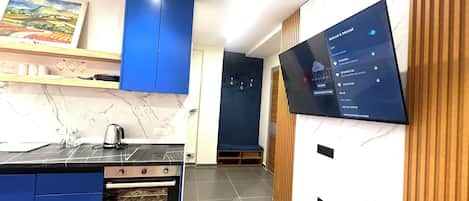 Comfort Studio Suite, City View | Living area