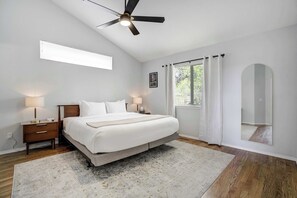 3 bedrooms, iron/ironing board, WiFi, bed sheets