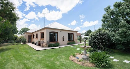 Thornleigh Cottage Su