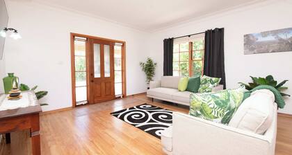 Thornleigh Cottage Su